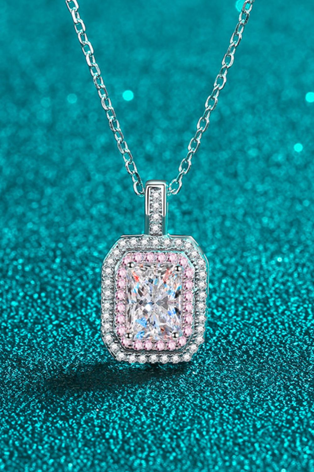 Geometric Pendant Chain Necklace