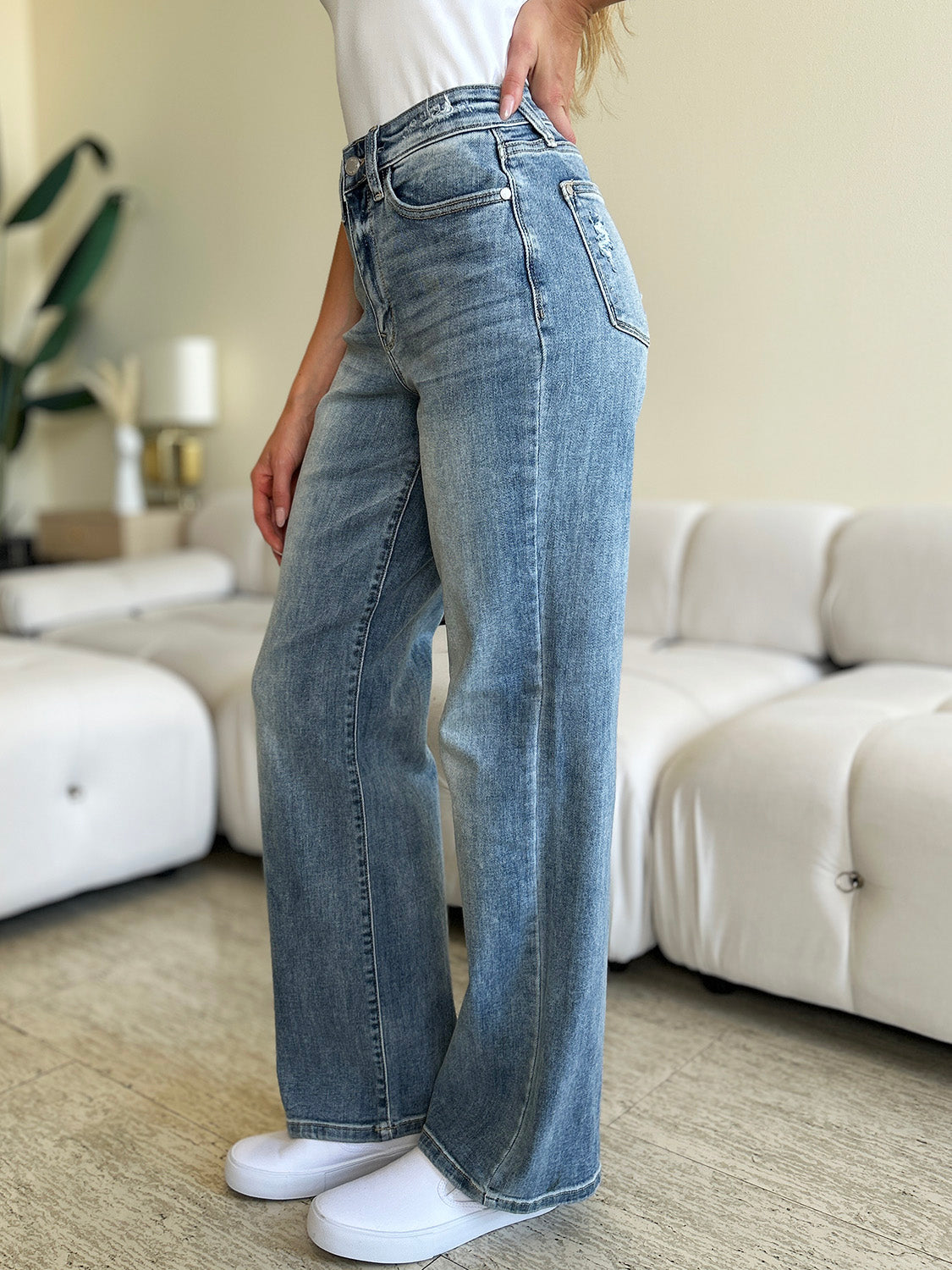 Judy Blue Straight Jeans