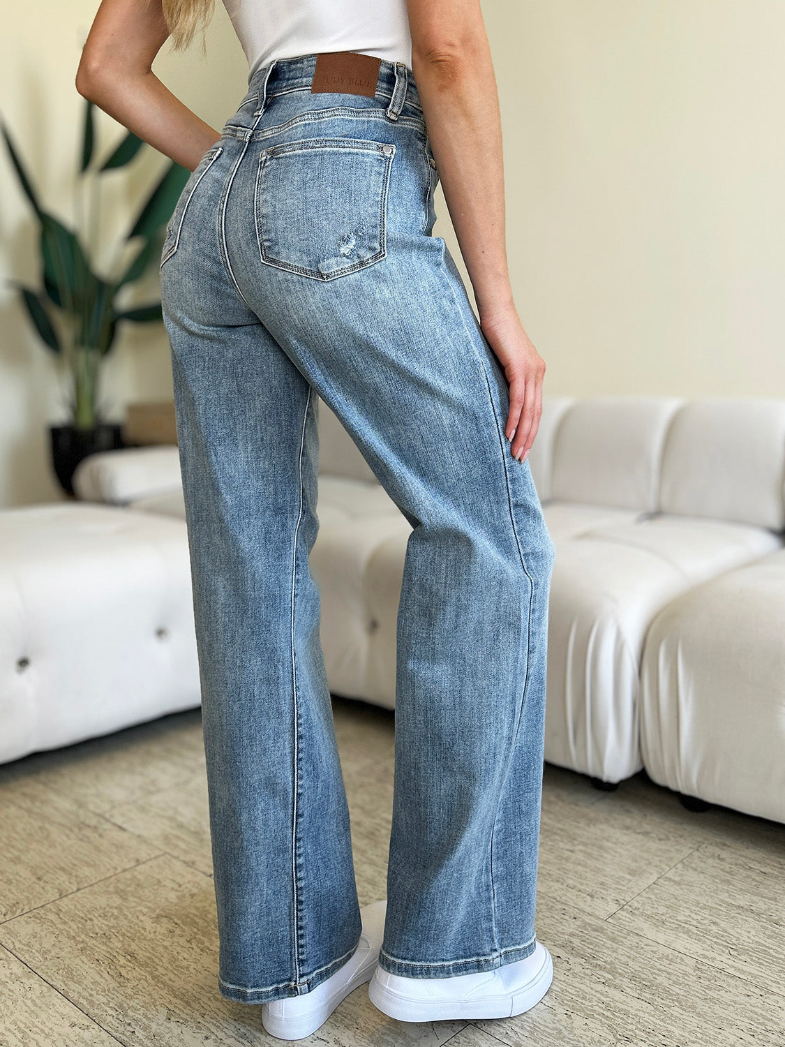 Judy Blue Straight Jeans