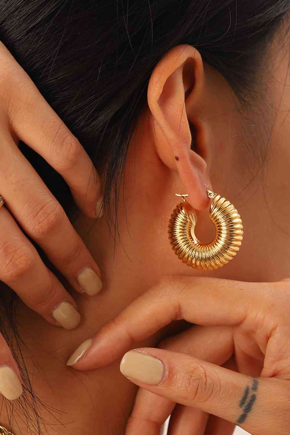 18K Gold-Plated Ribbed Hoop Earrings